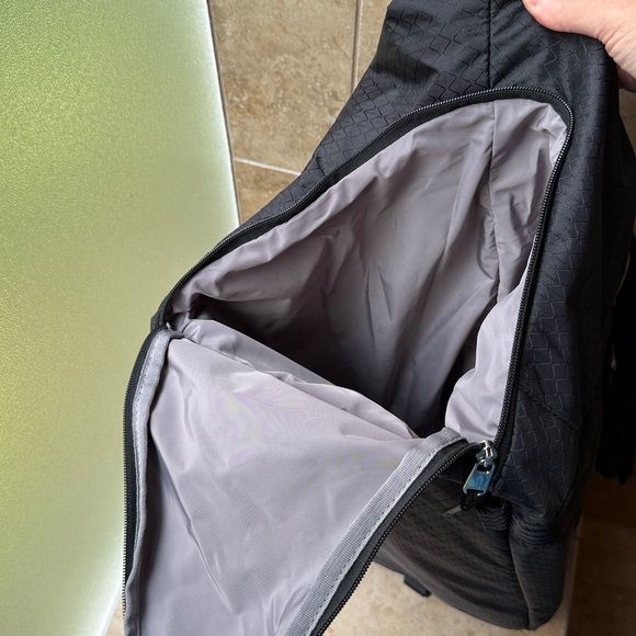 Athleta Excursion Convertible Duffel Bag Backpack Gym Travel Trolley Sleeve New - Picture 17 of 17